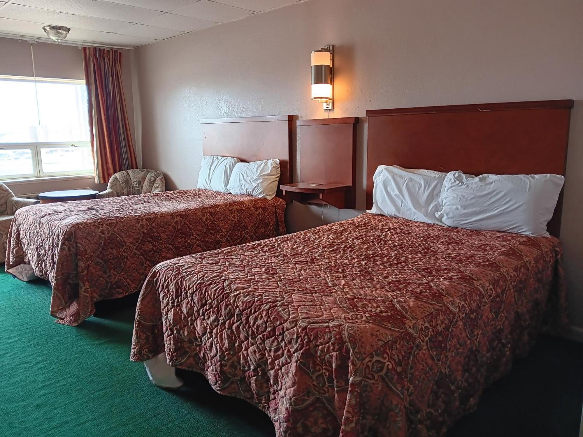 Oyo Sheldon'S Motel And Restaurant Keysville Extérieur photo
